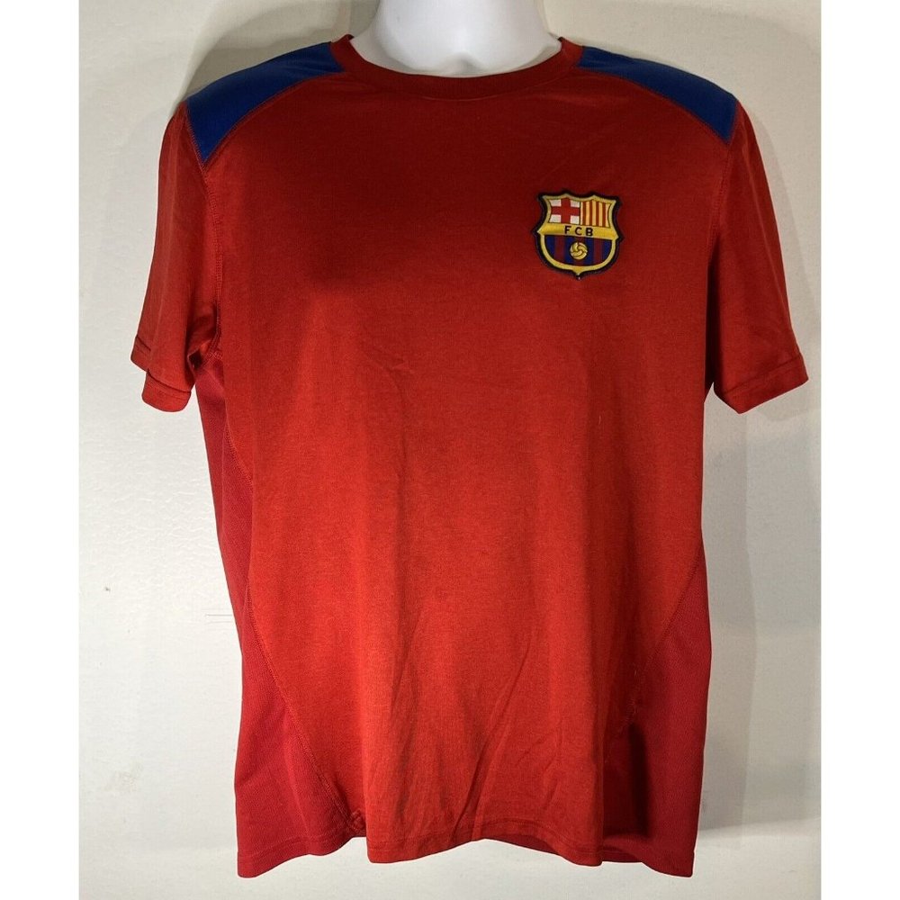 FCB Barcelona Men’s Medium T-Shirt Soccer Futbol Red Mesh Stitched Logo